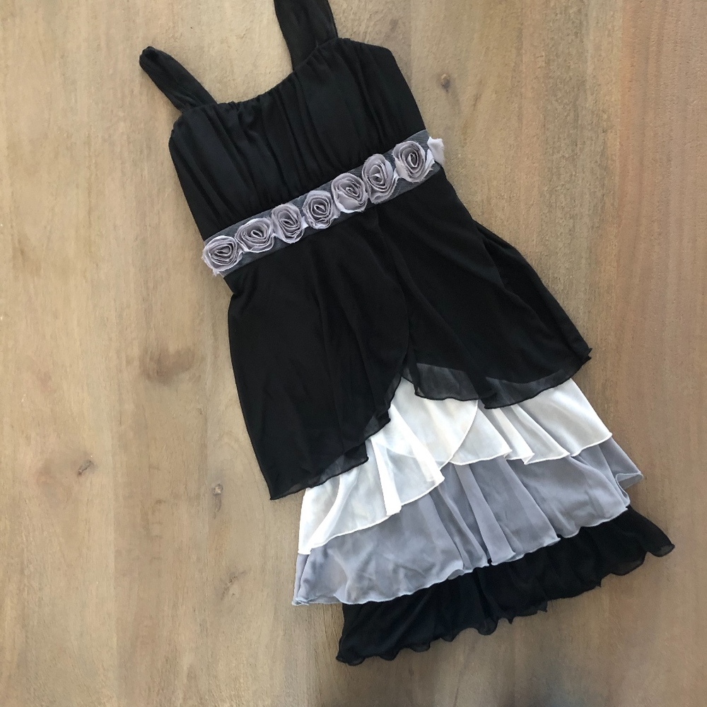 Sleeveless Layers Dress -H1 - Picture 2 of 8